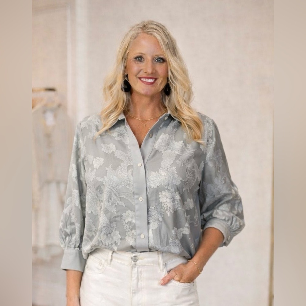 Glam Blue Floral Button Down Shirt Size Small NWT